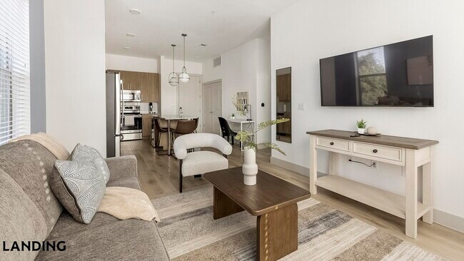 Foto del edificio - 13701 Montfort Dr