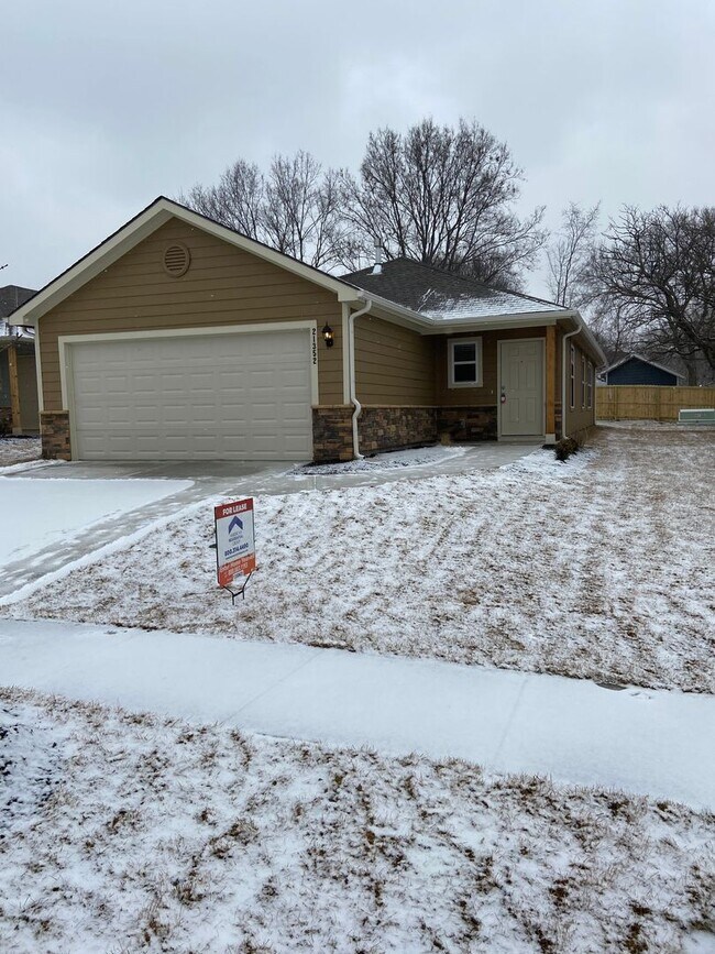 Foto del edificio - Summer Savings- $99 First Month's Rent | 3 Bed, 2 Bath Home in Spring Hill