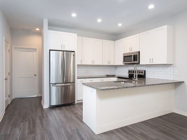 Building Photo - Recently Built 4 Bedroom 4 Bathroom House ...