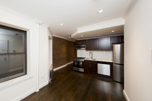 Primary Photo - 608 E 9th St