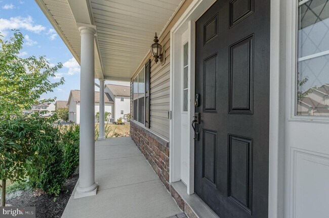 Building Photo - 6369 Knapp Dr