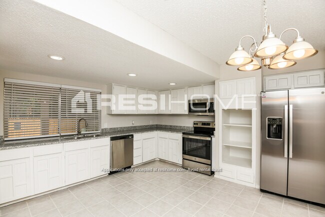 Foto del edificio - 3408 Cornell Drive