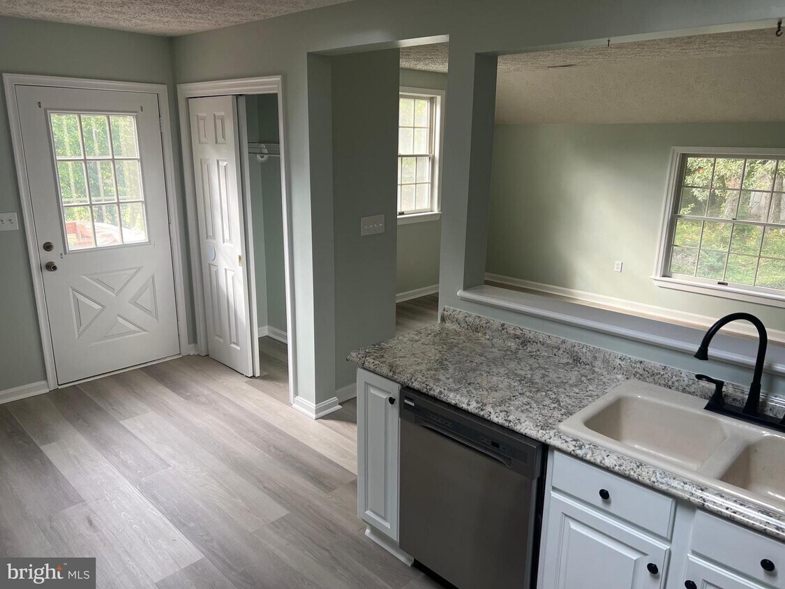 Foto principal - 593 A St