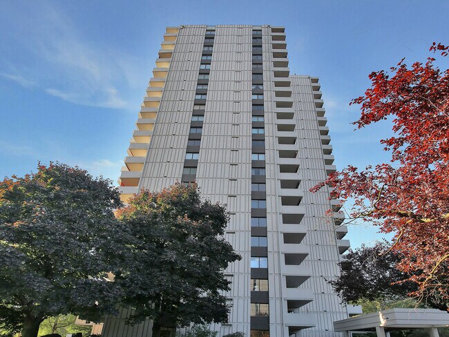 Building Photo - 2309 SW 1st Ave