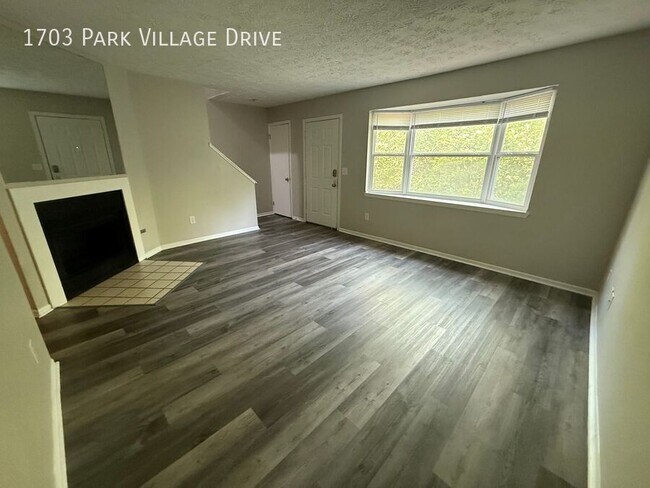 Foto del edificio - 1703 Park Village Dr