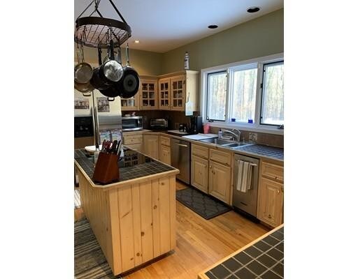 Foto principal - 295 Westford St
