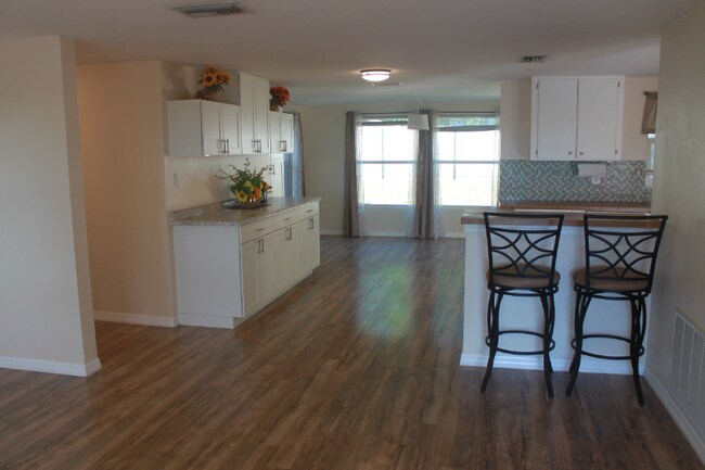 Building Photo - 10702 Laburnum Dr