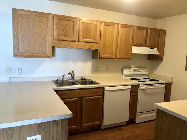 Foto del edificio - 451 Linden Dr