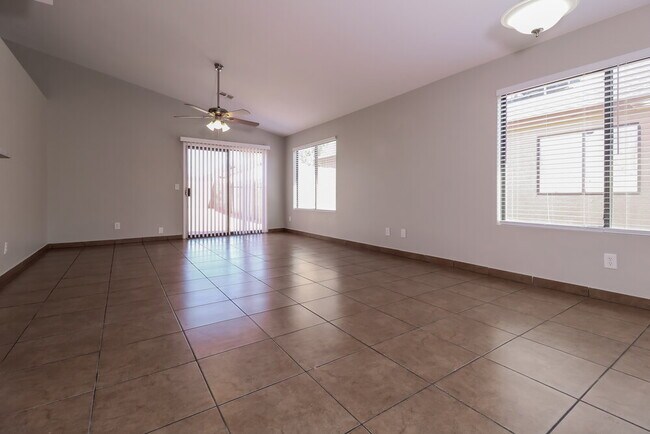 Foto del edificio - 8516 W Elm St