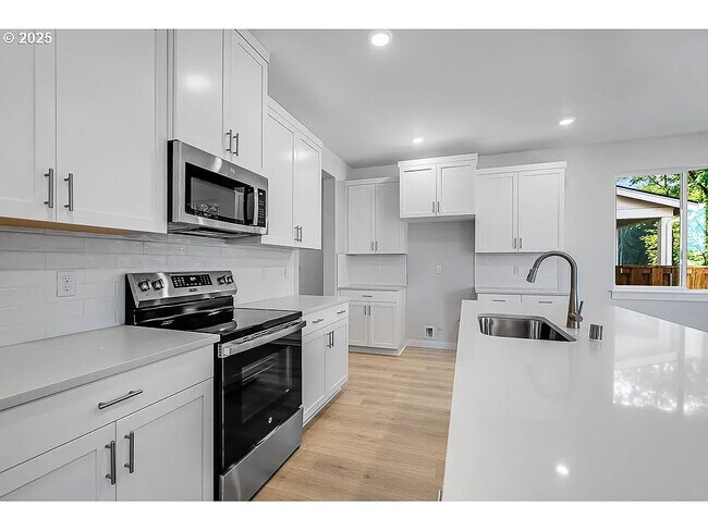 Foto del edificio - 439 SW 32nd St