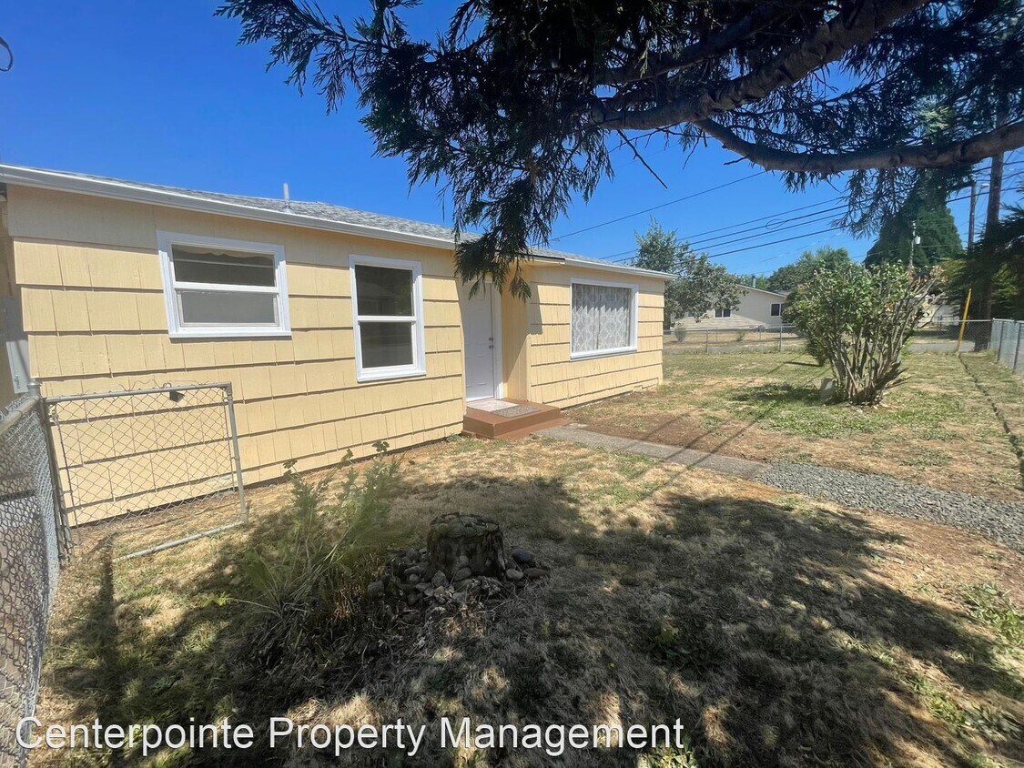 2 br, 1 bath House 2726 W Langenberg Ave House Rental in Roseburg