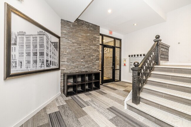 Foto del edificio - 1021 S State St