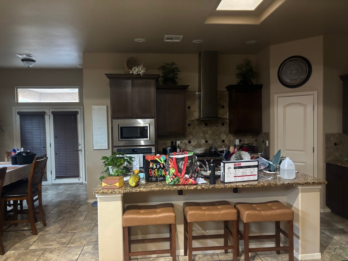 Foto del edificio - 3613 Santa Sabina Ave