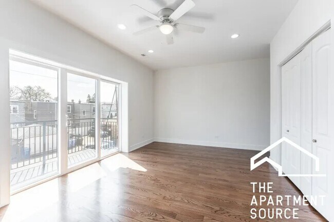 Building Photo - 3329 N Avers Ave