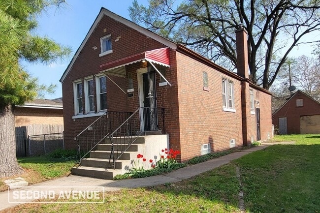 Building Photo - 43 W 125th St