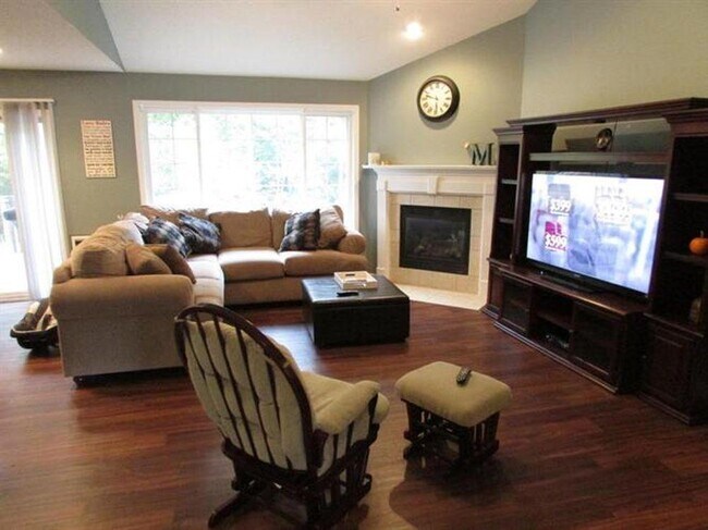 Building Photo - 510 Campusview Dr