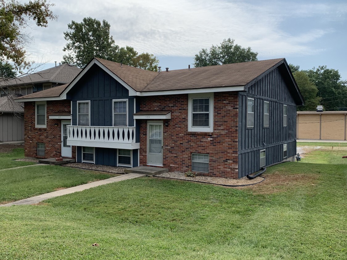 539 Vilas St, Leavenworth, KS 66048 Townhome Rentals in Leavenworth