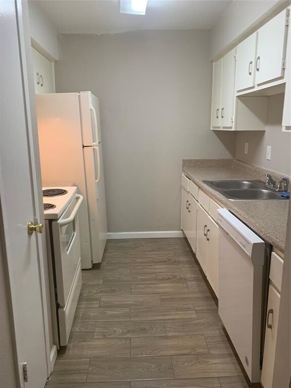 Building Photo - 5625 Antoine Dr