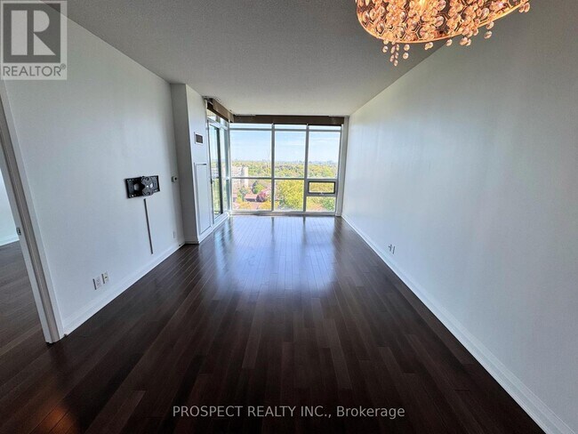 Building Photo - 1055 Southdown Rd