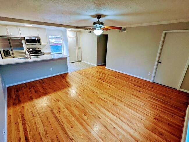 Foto del edificio - 1527 Rutland St