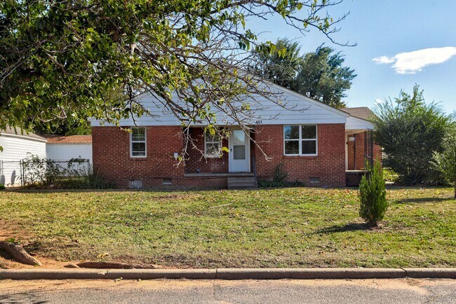 Foto del edificio - Charming 1-Bedroom Duplex in a Quiet Oklah...