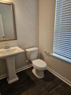 Building Photo - 102 Lowland Dr