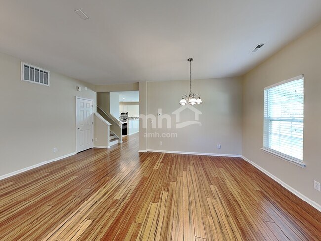 Building Photo - 2015 Bridleside Dr