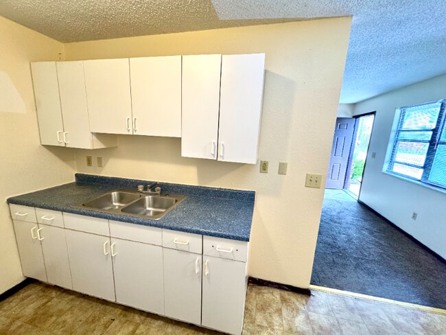 Foto del edificio - 913 Joliet Dr