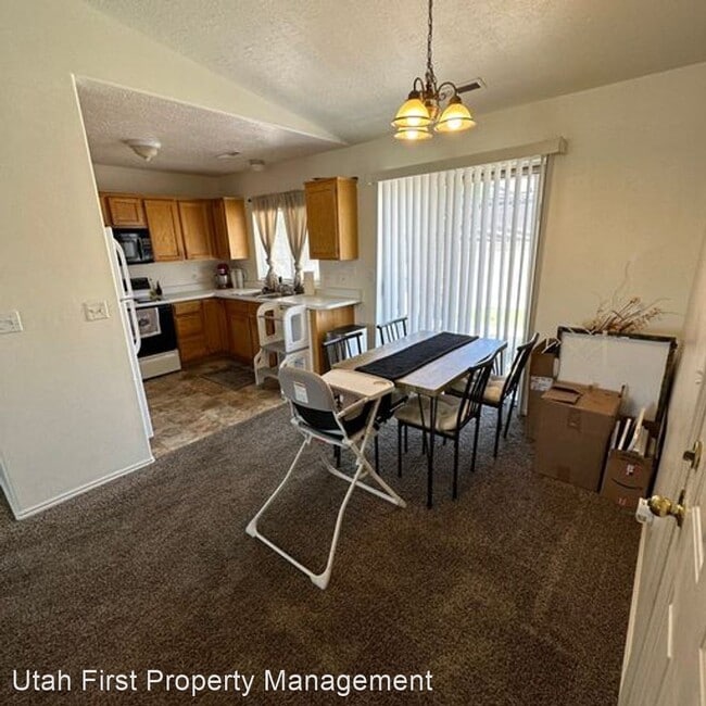 Building Photo - 2 br, 2 bath House - 2413 E. 480 N. Circle