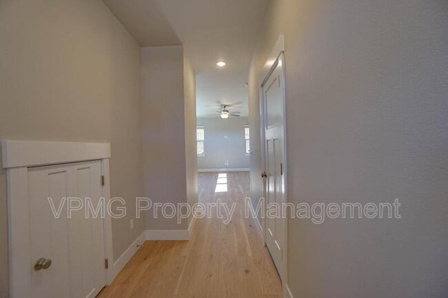 Foto del edificio - 2331 E Otter Lp