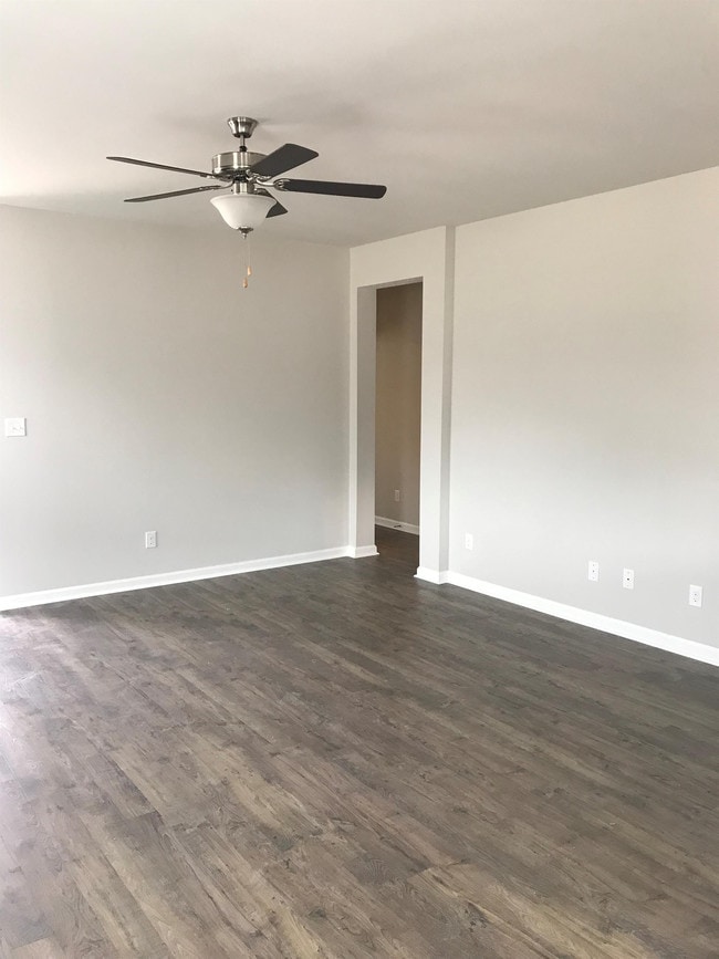 Building Photo - 21224 W Grove Dr