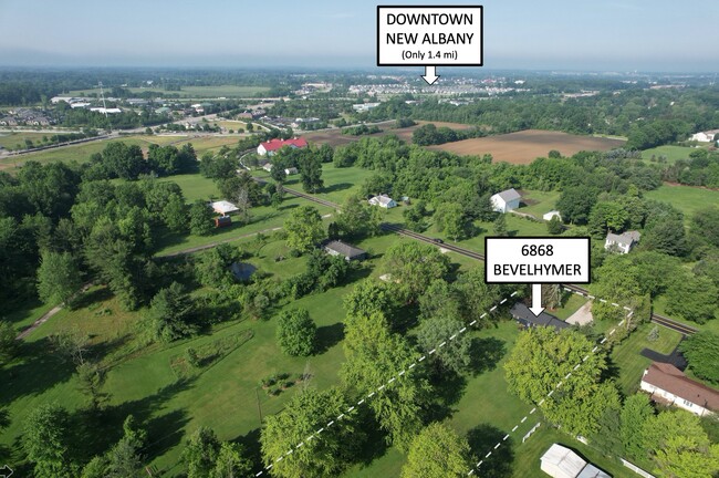 Only 1.4 mi to Downtown New Albany - 6868 Bevelhymer Rd