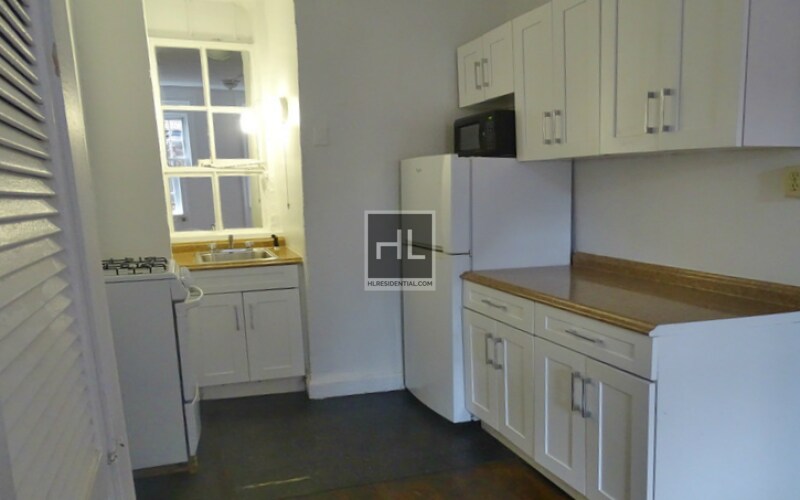 Building Photo - 7 Morton St