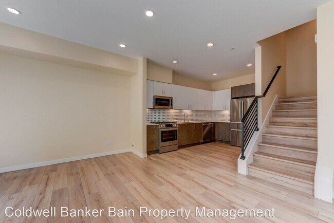 Building Photo - 3 br, 2.5 bath House - 8563 Mary Ave NW