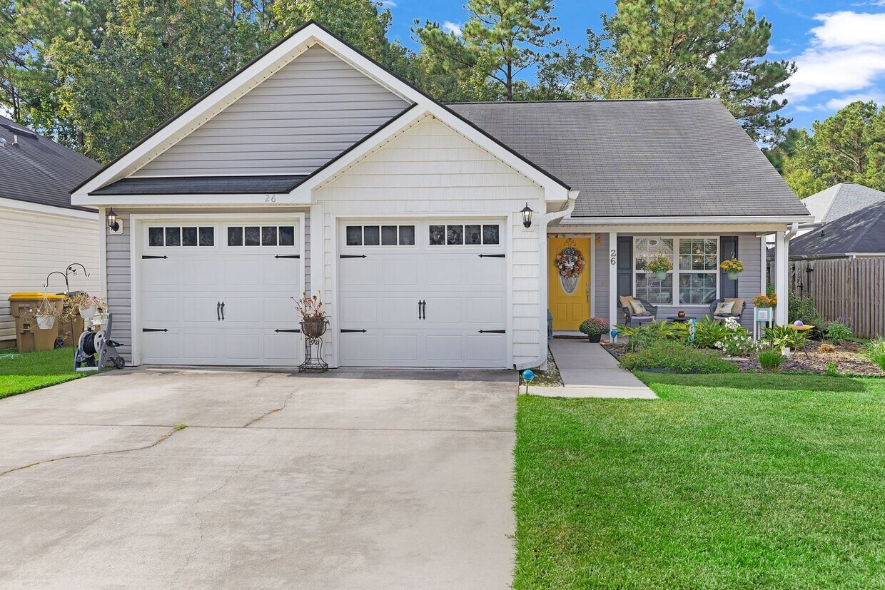 Primary Photo - Beautiful Home in Port Wentworth