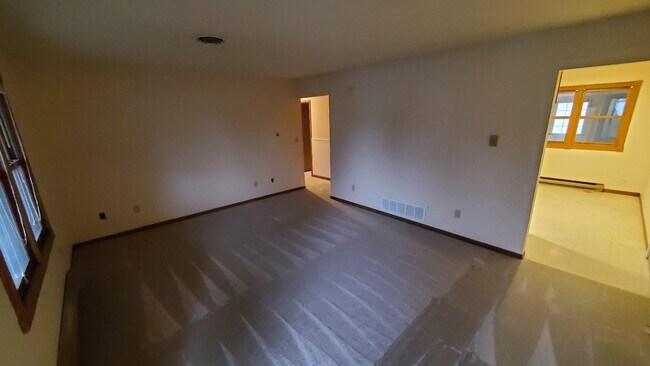 Building Photo - 301 Cobblestone Dr