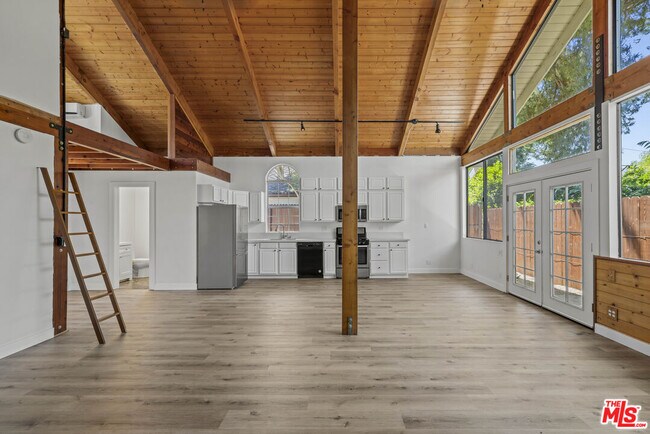 Foto del edificio - 11149 Hortense St