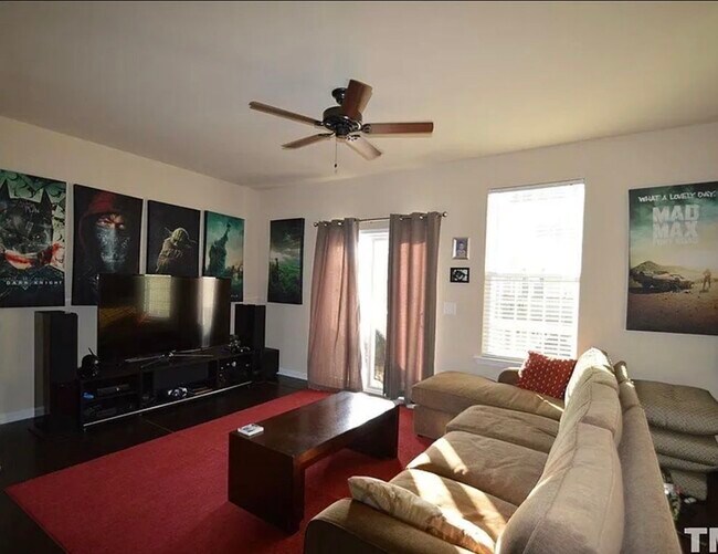 Foto del edificio - 4006 Kentworth Dr