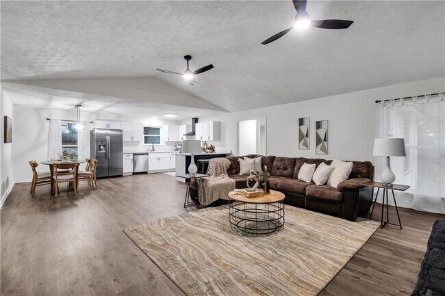 Foto del edificio - 6881 Hickory Hollow Dr