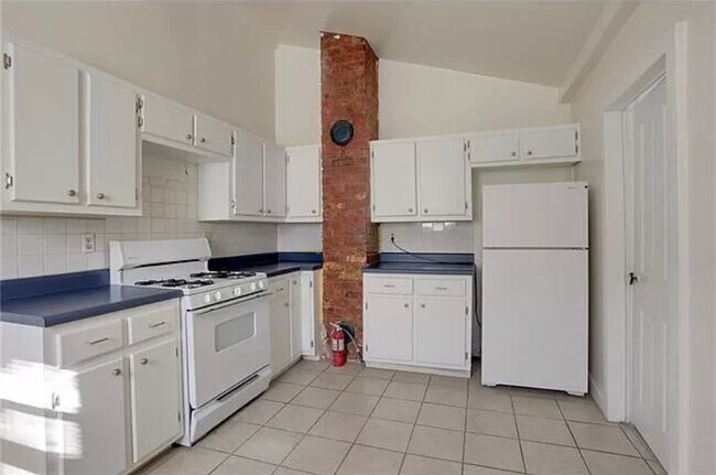 Foto del edificio - 743 Toledano St