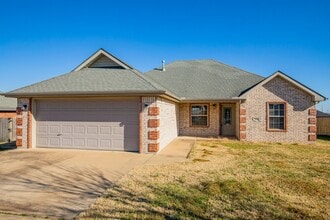 Building Photo - 541 Tamarron Dr