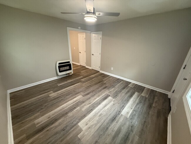 Foto del edificio - 3042 McAdoo Ave
