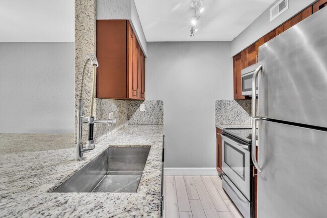 Photo - 2851 N Oakland Forest Dr House