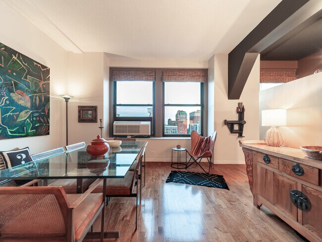 Foto del edificio - 600 S Dearborn St