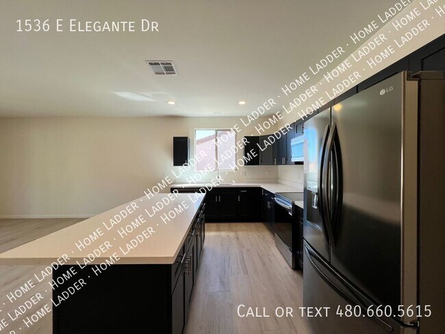 Foto del edificio - Remodeled 3 Bed, 2 Bath Home with Bonus Room!
