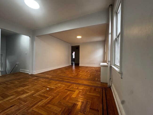 Building Photo - 290 Fulton Ave