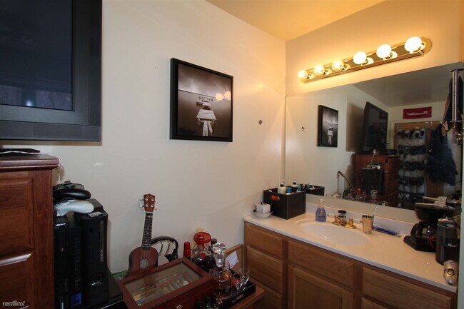 Building Photo - 7 br, 3 bath House - 1522 Geddes Ave