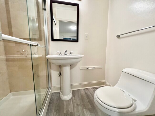 Foto del edificio - 4344 17th St