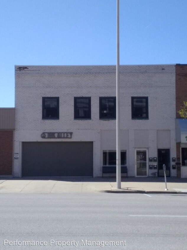 Primary Photo - 327 S 11th St