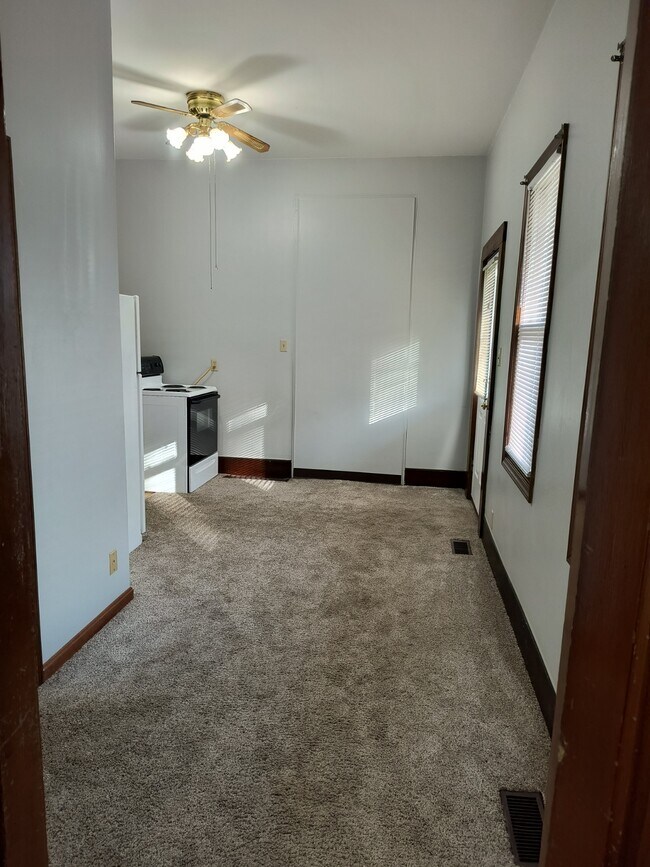 Foto del edificio - 2621 Mt Vernon Ave